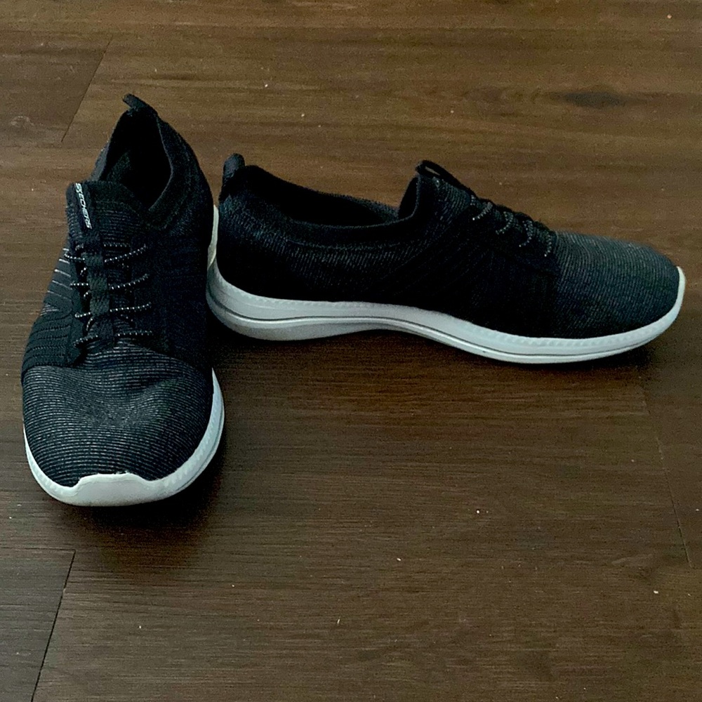 Skechers Air-Cooled Memory Foam